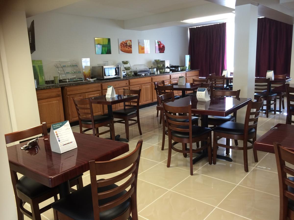College Park Days Inn By Wyndham Hartsfield Jackson Atlanta Airport West מראה חיצוני תמונה