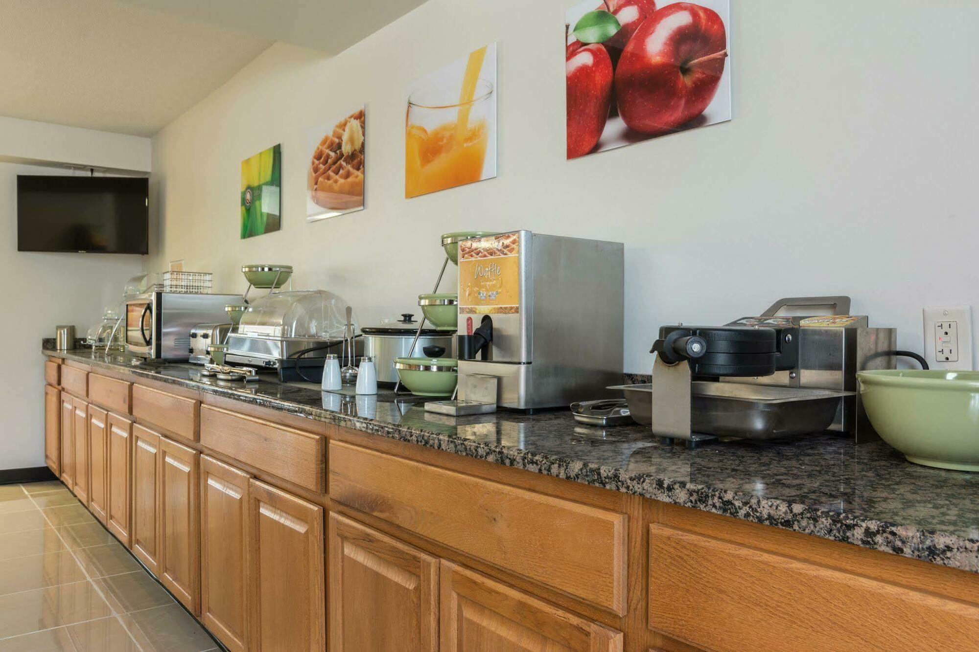 College Park Days Inn By Wyndham Hartsfield Jackson Atlanta Airport West מראה חיצוני תמונה
