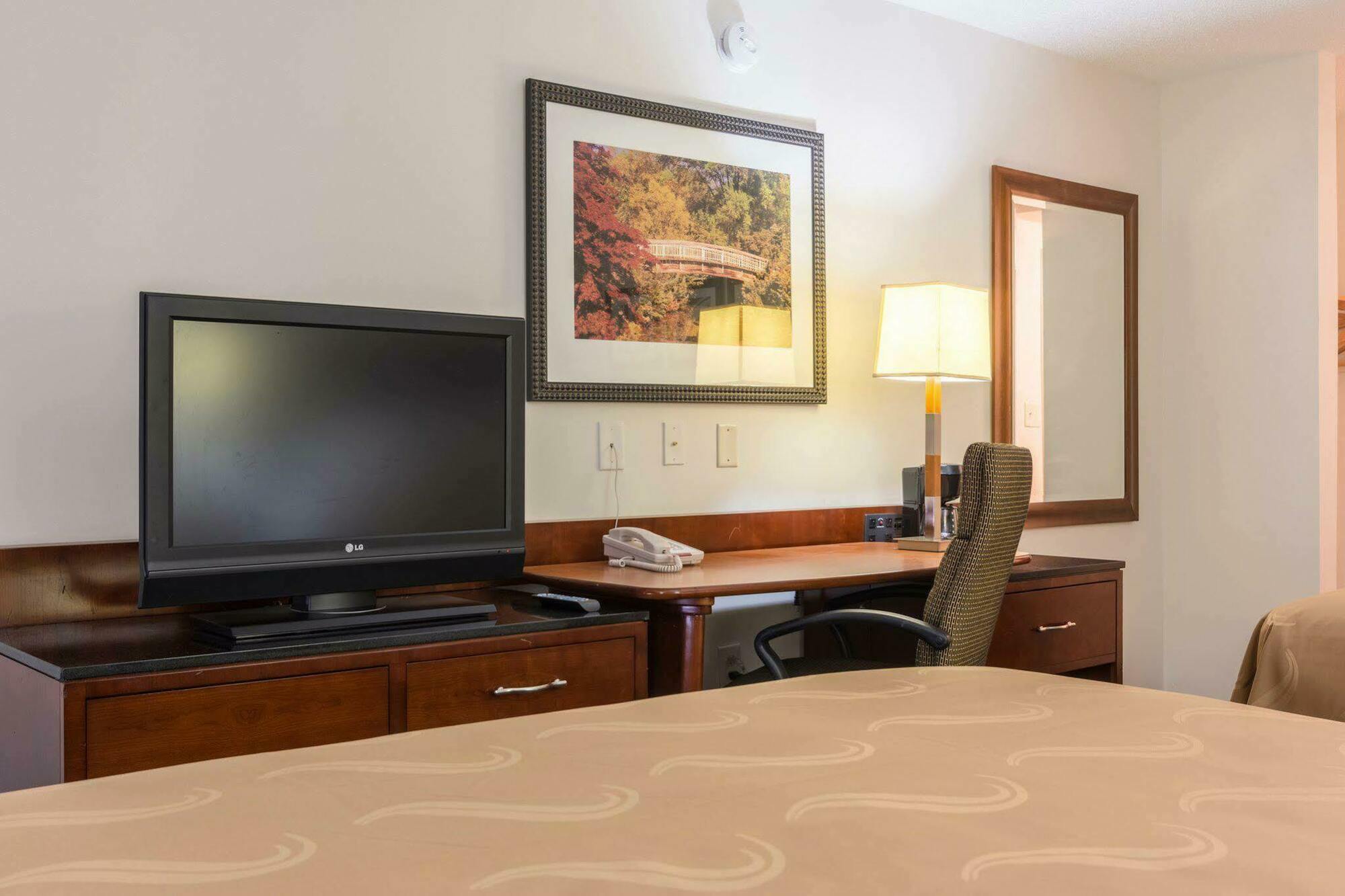 College Park Days Inn By Wyndham Hartsfield Jackson Atlanta Airport West מראה חיצוני תמונה